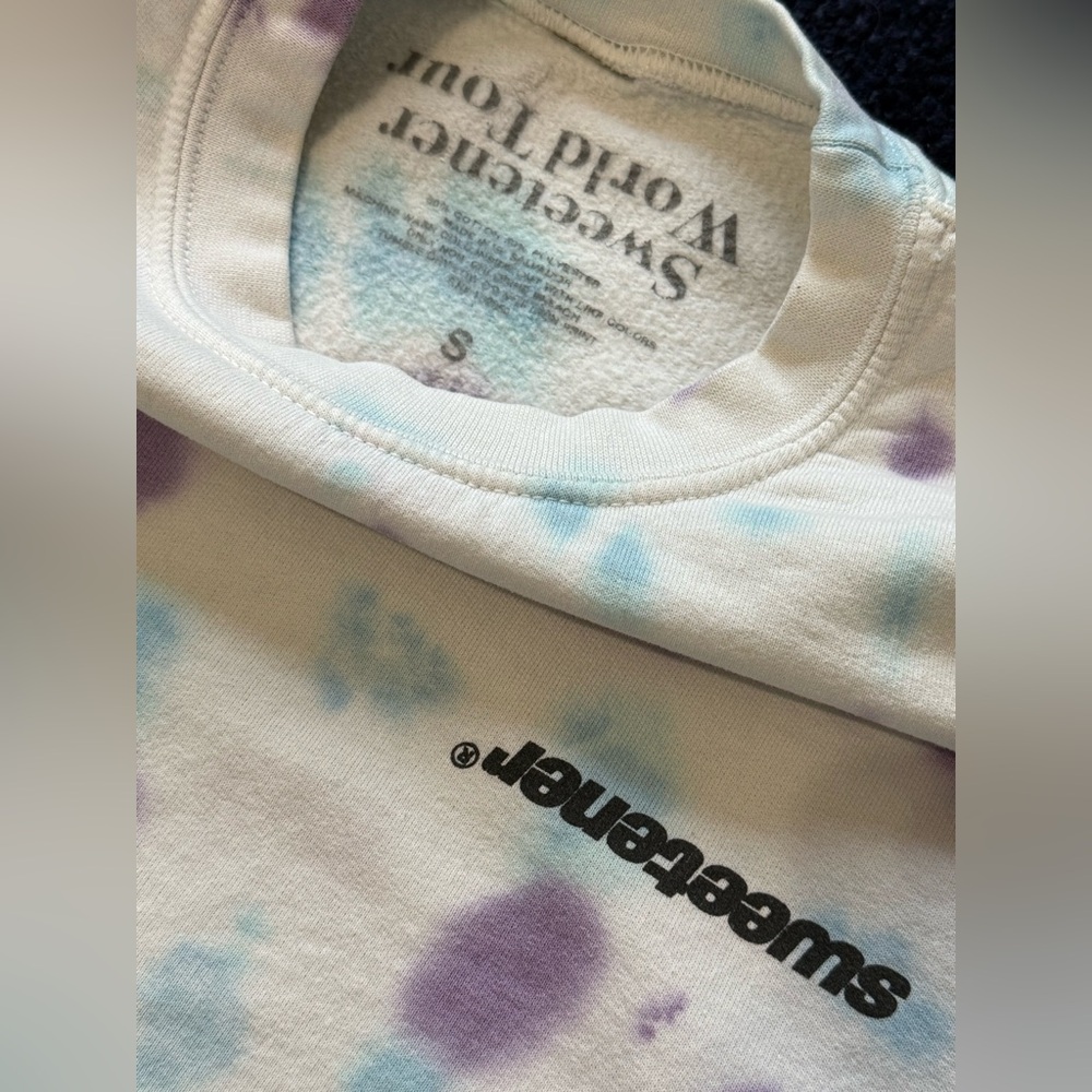 Ariana Grande Sweetener Crewneck - Picture 4 of 9